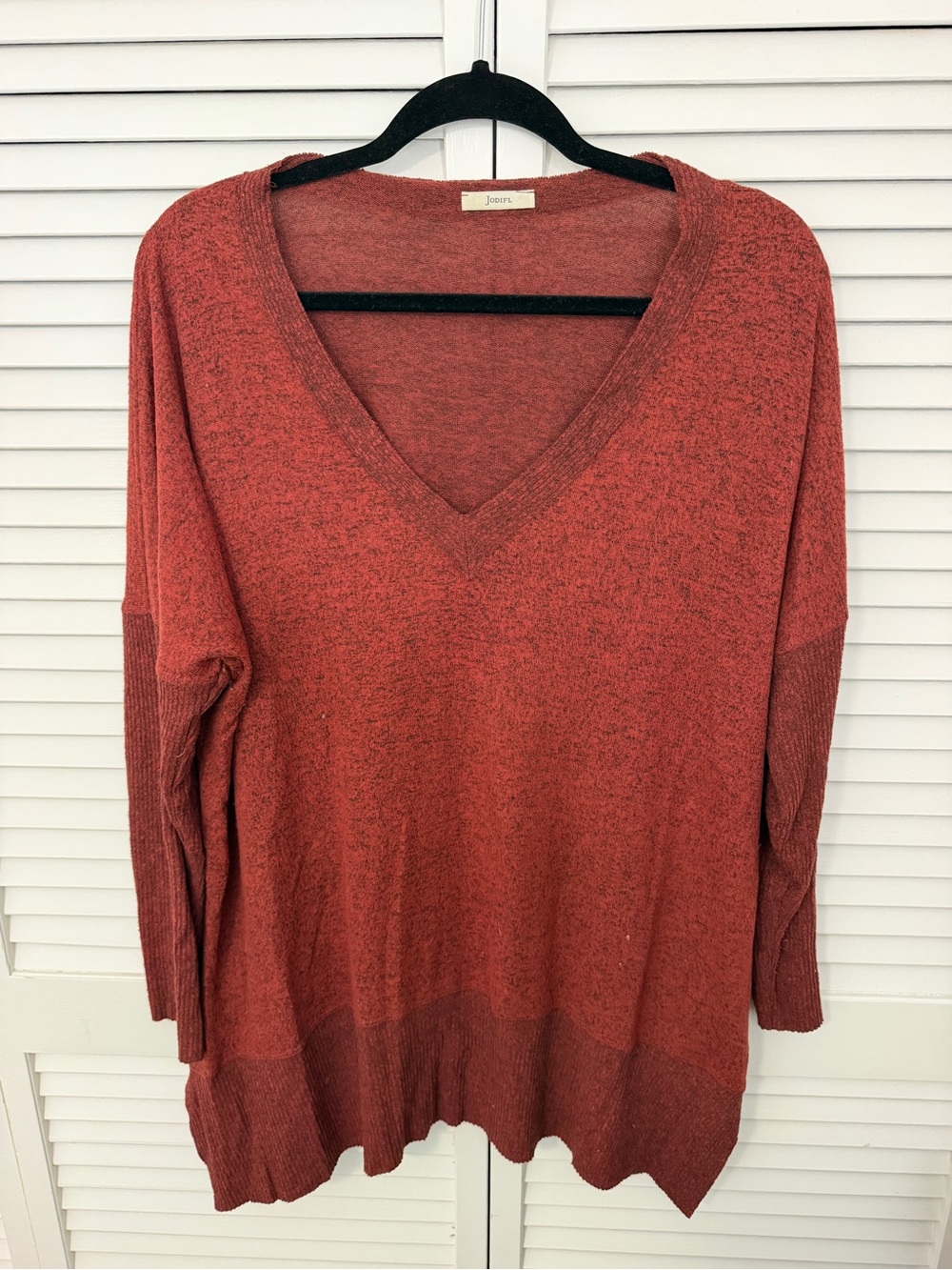 JODIFL Rust Orange V-Neck Women's Sweater Size L